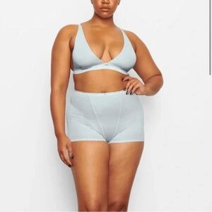 Skims lace pointelle short Sky